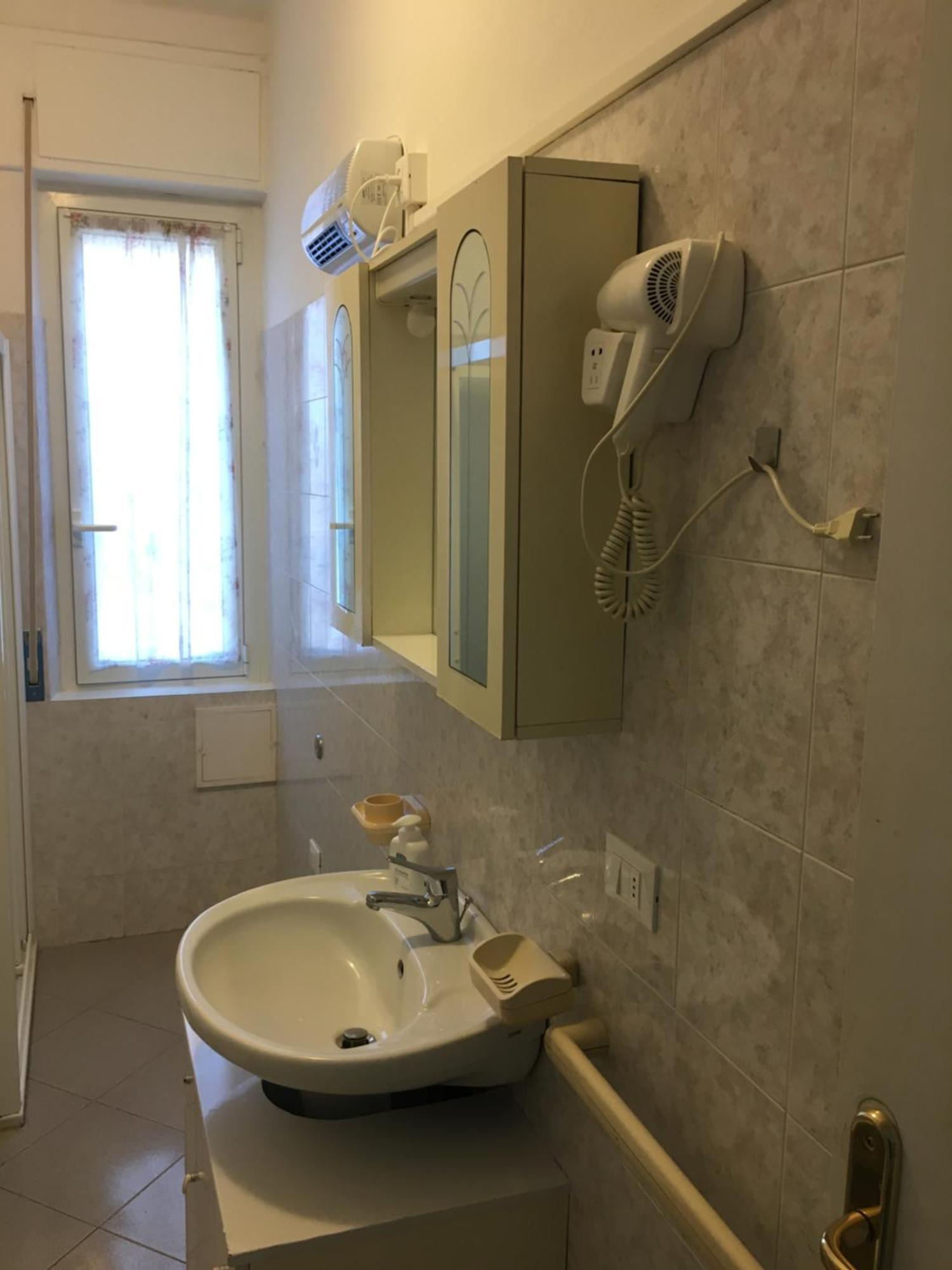 Appartamento Miramare, 2 Camere, Cucina, Bagno, 벤티밀리아 외부 사진